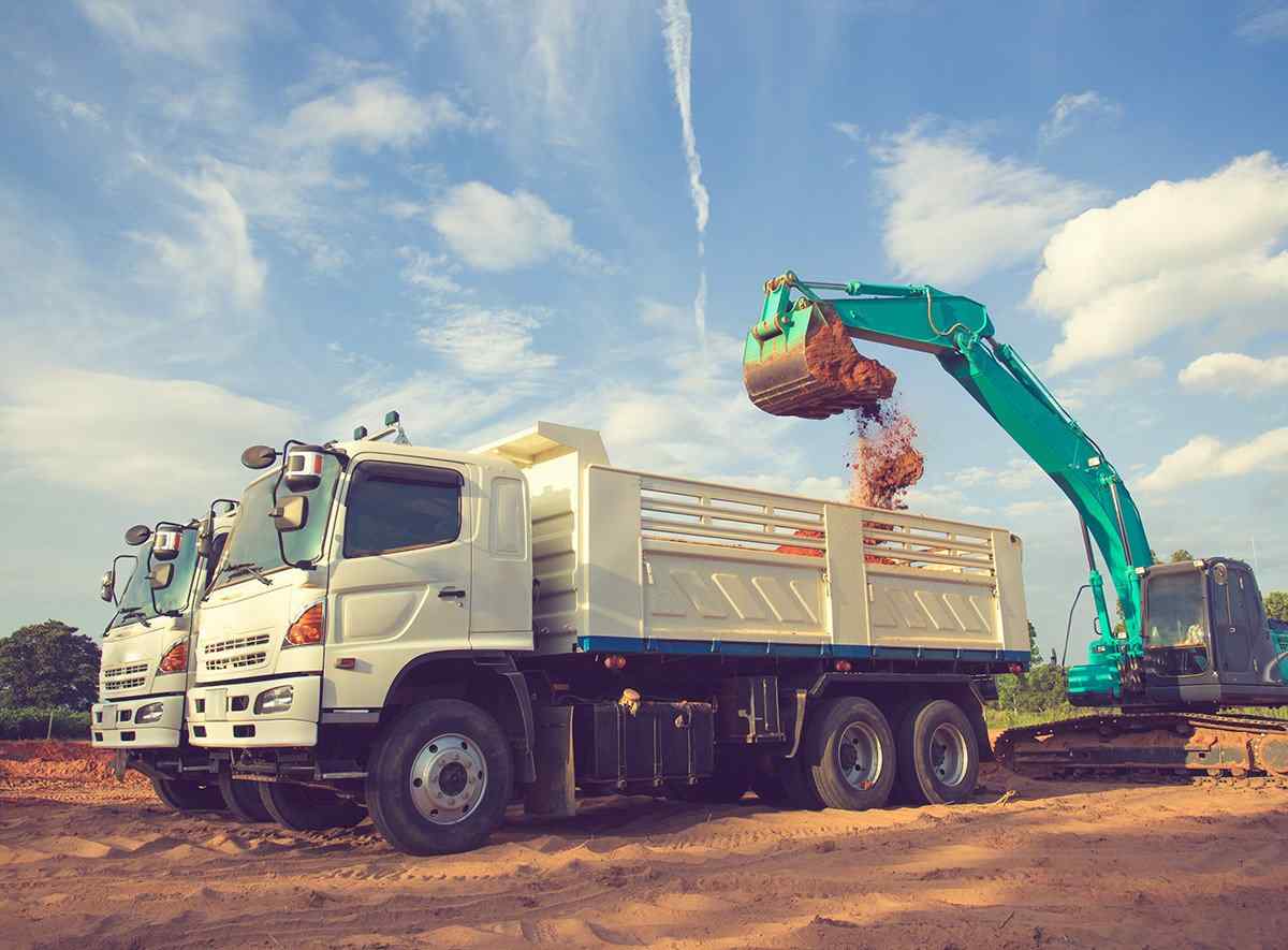 https://katariatransport.in/wp-content/uploads/2017/08/inner_big_trucks_03.jpg